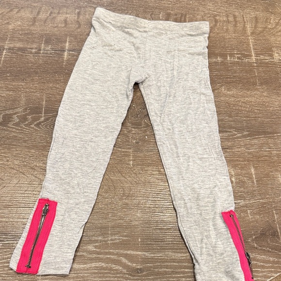 Design History Light Gray Leggings with Pink Zippers - Picture 1 of 1